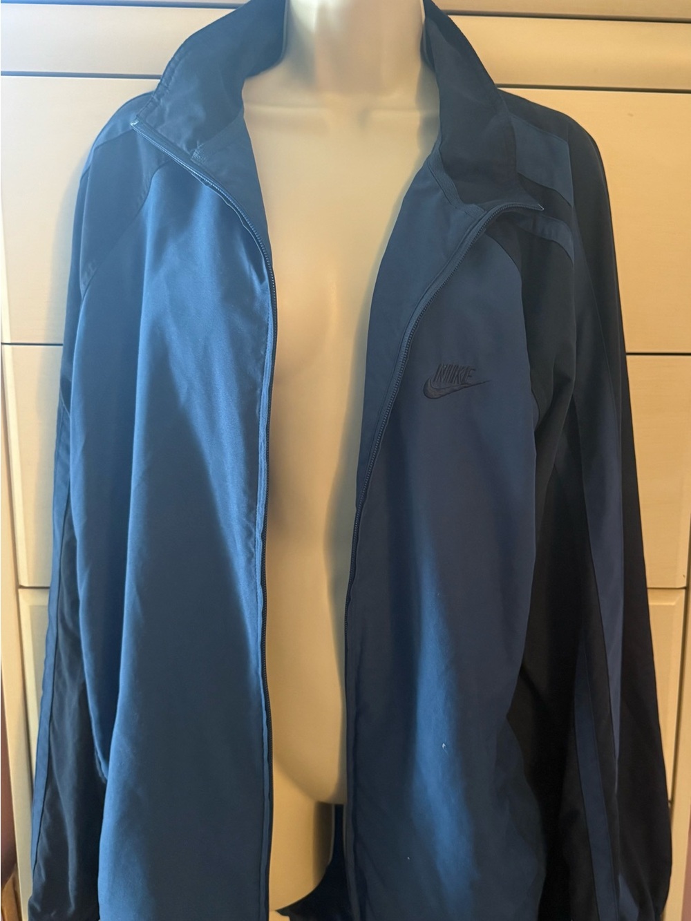 VINTAGE Nike Men's Navy Blue Track Jacket